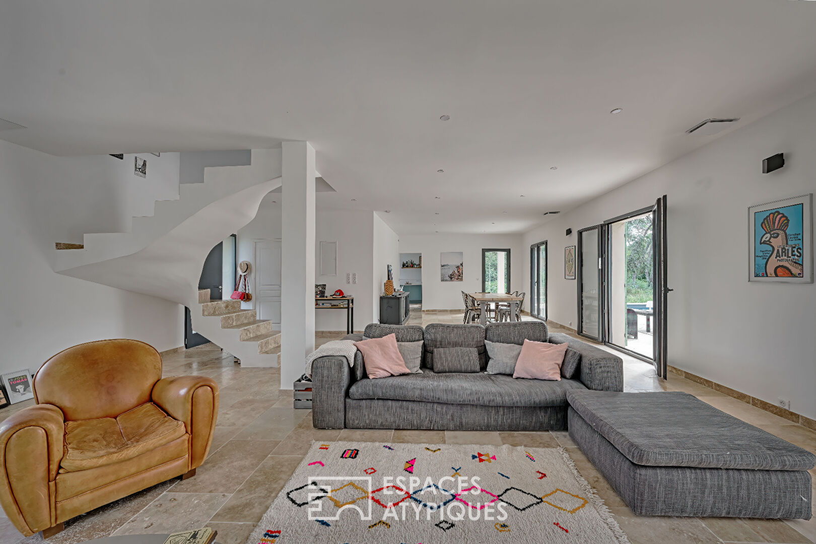 Contemporary country house with swimming pool and tiny house in the heart of nature