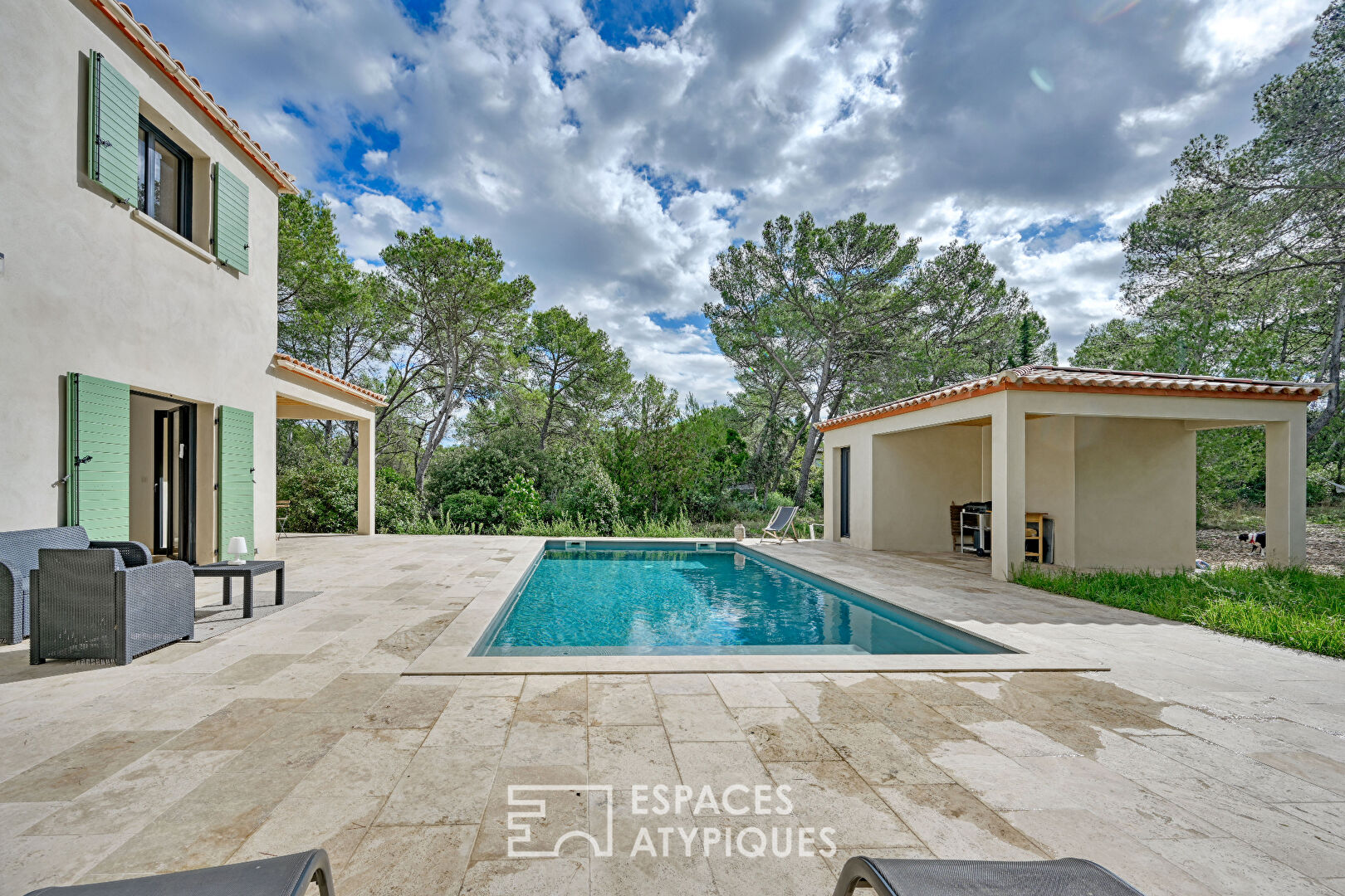 Contemporary country house with swimming pool and tiny house in the heart of nature