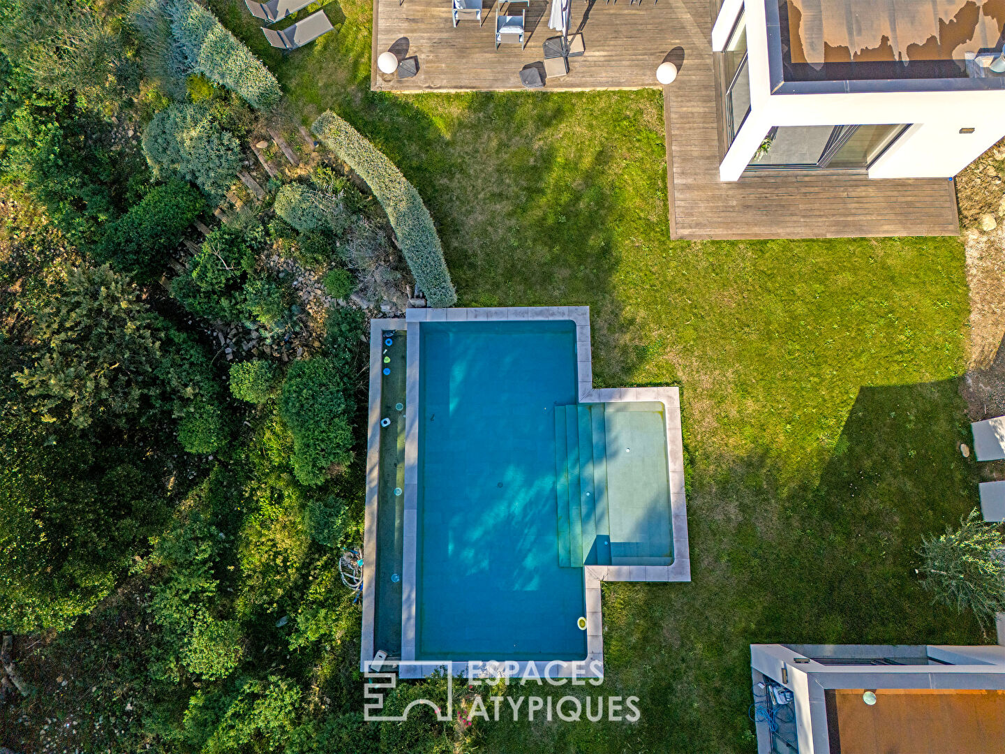 Villa contemporaine avec vue panoramique et prestations haut de gamme