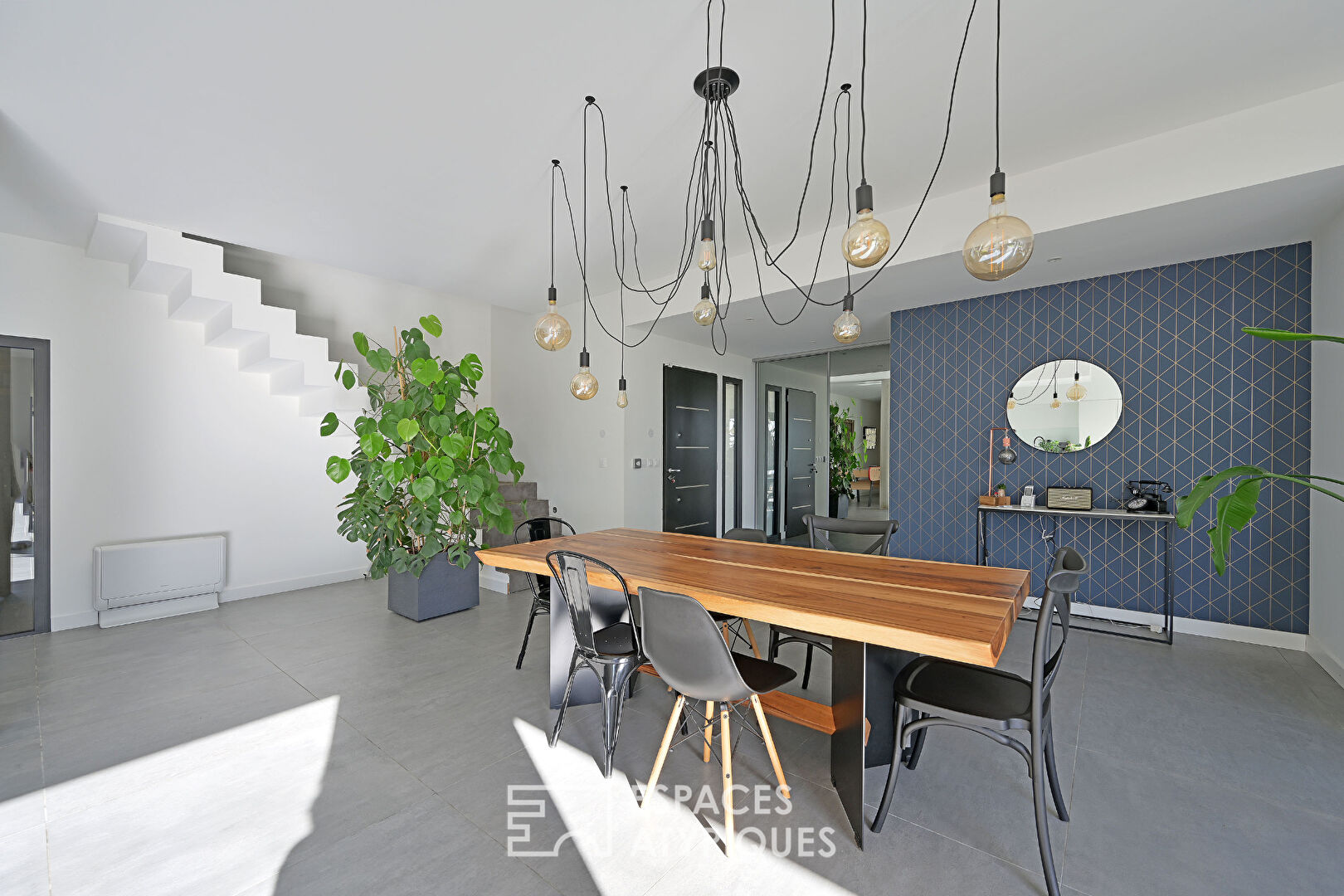 Villa contemporaine avec vue panoramique et prestations haut de gamme