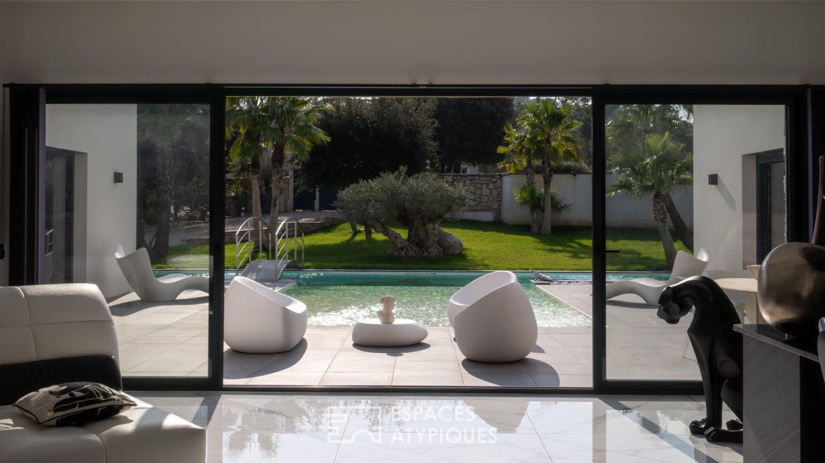 High-end contemporary villa