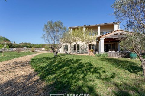Mas contemporain à proximité d’Uzès