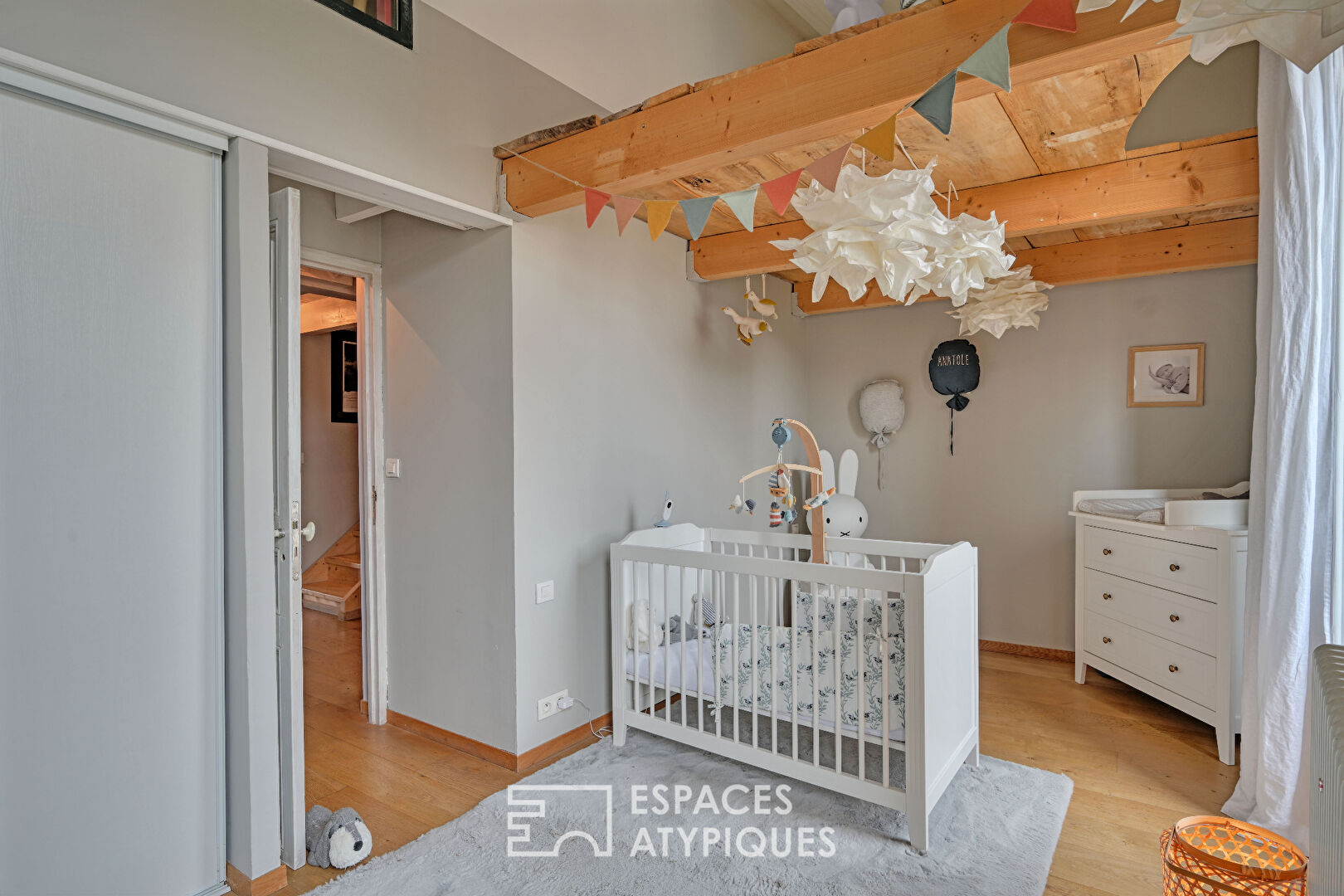 Elegant townhouse in the Revolution district