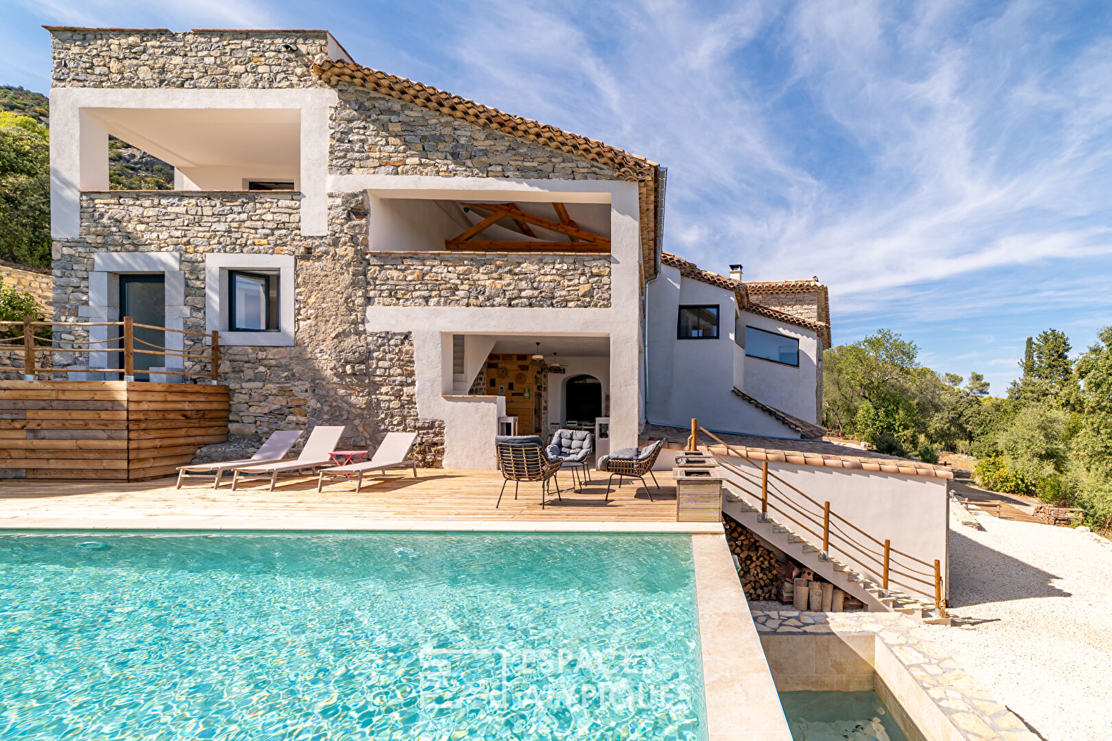 Sublime charming farmhouse renovated in a natural setting