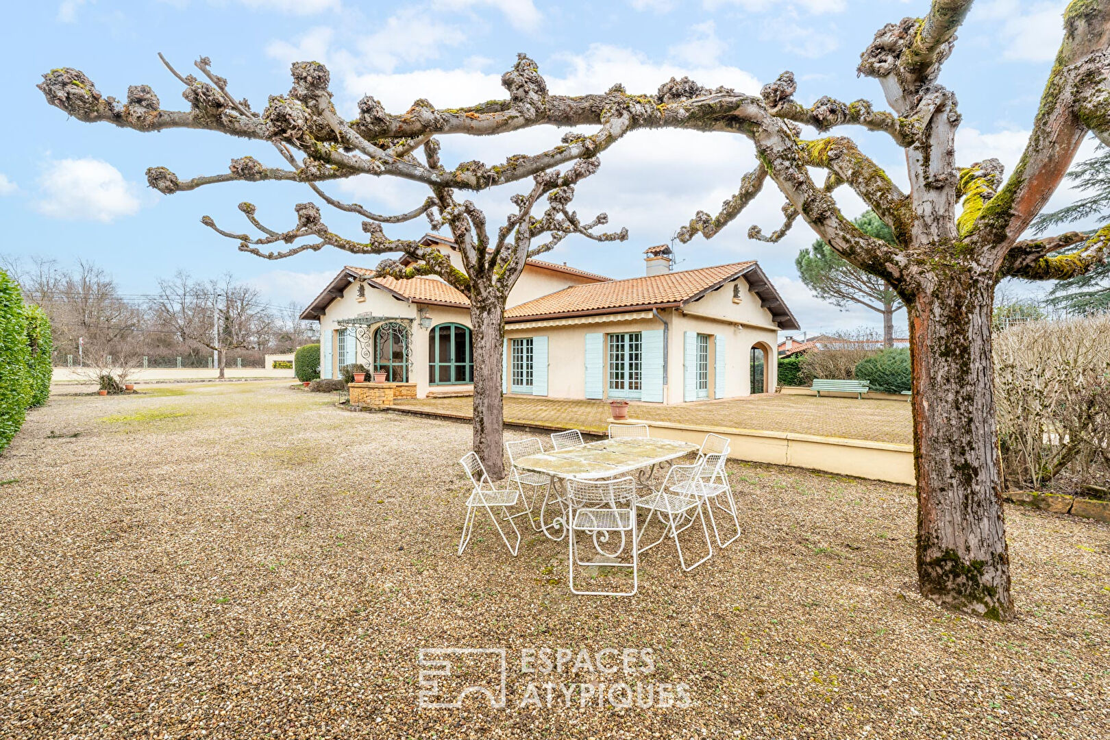 Maison familiale de caractère avec piscine