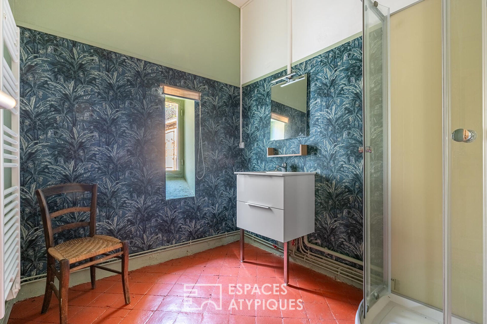 Château à rénover avec vue panoramique sur les monts du Beaujolais