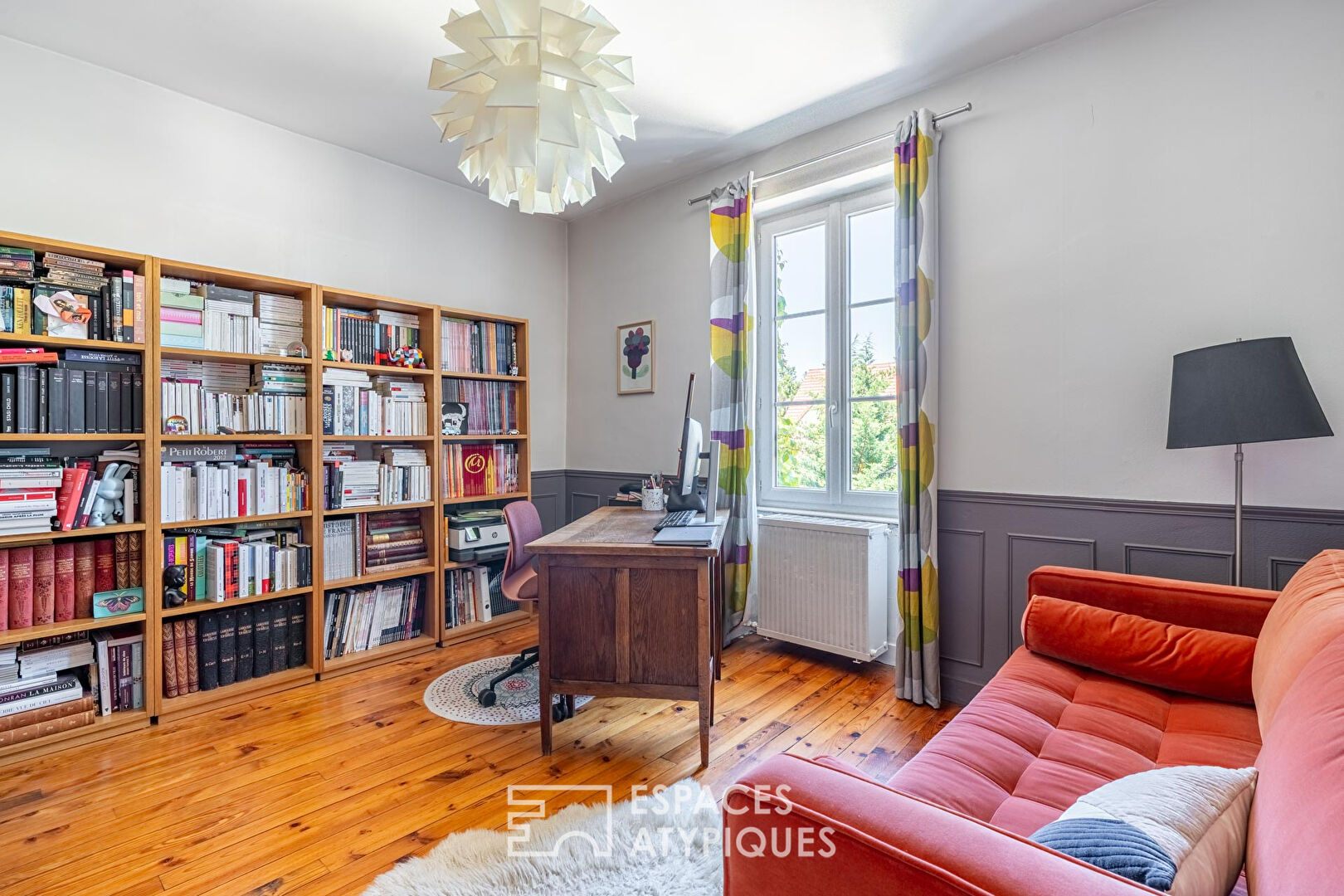 Maison de charme avec jardin arboré et piscine