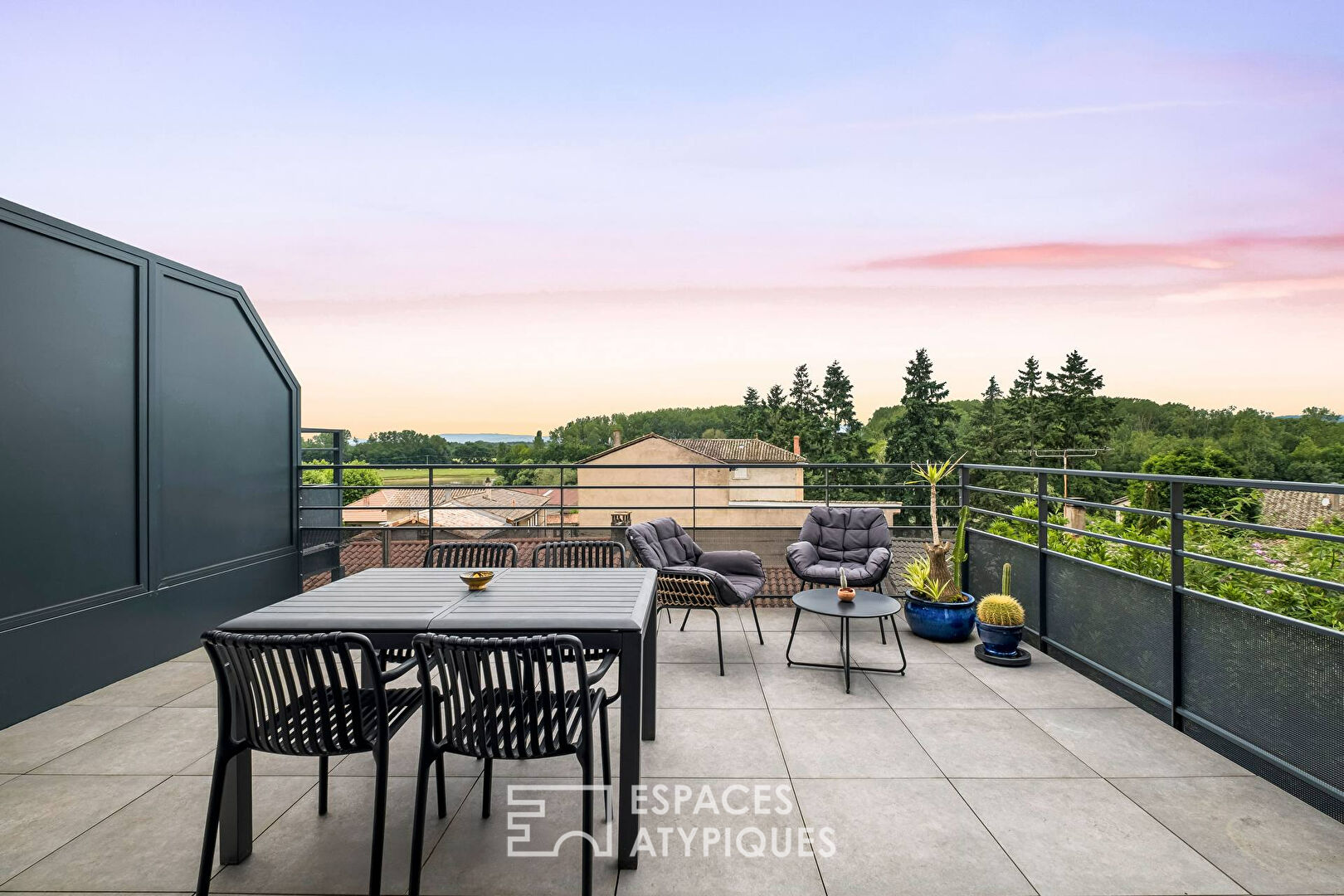 Charmante maison neuve en duplex avec terrasse et stationnement