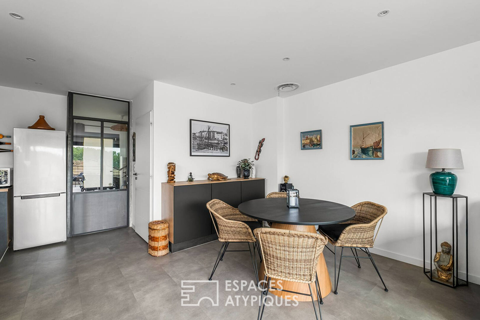 Charmante maison neuve en duplex avec terrasse et stationnement
