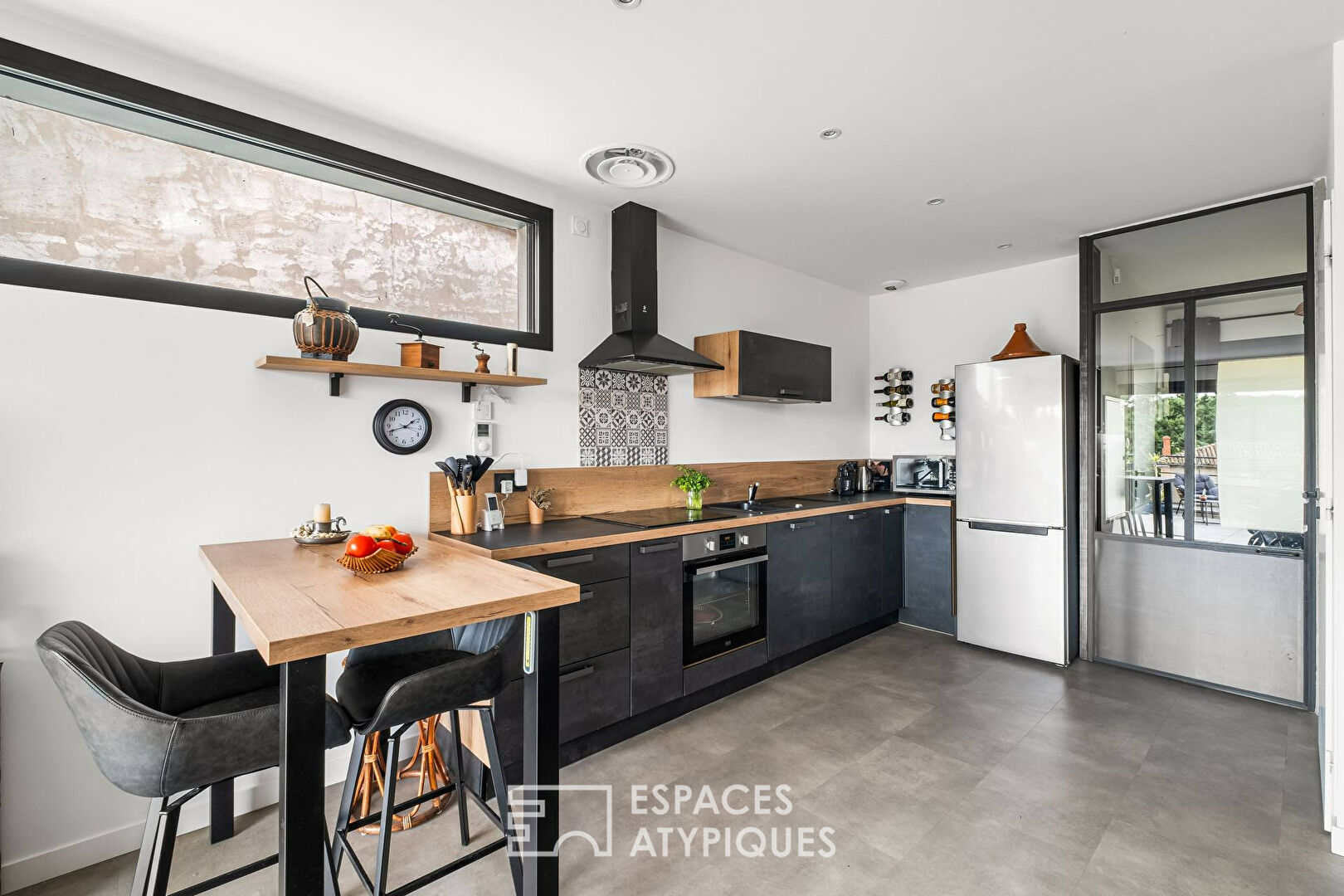 Charmante maison neuve en duplex avec terrasse et stationnement