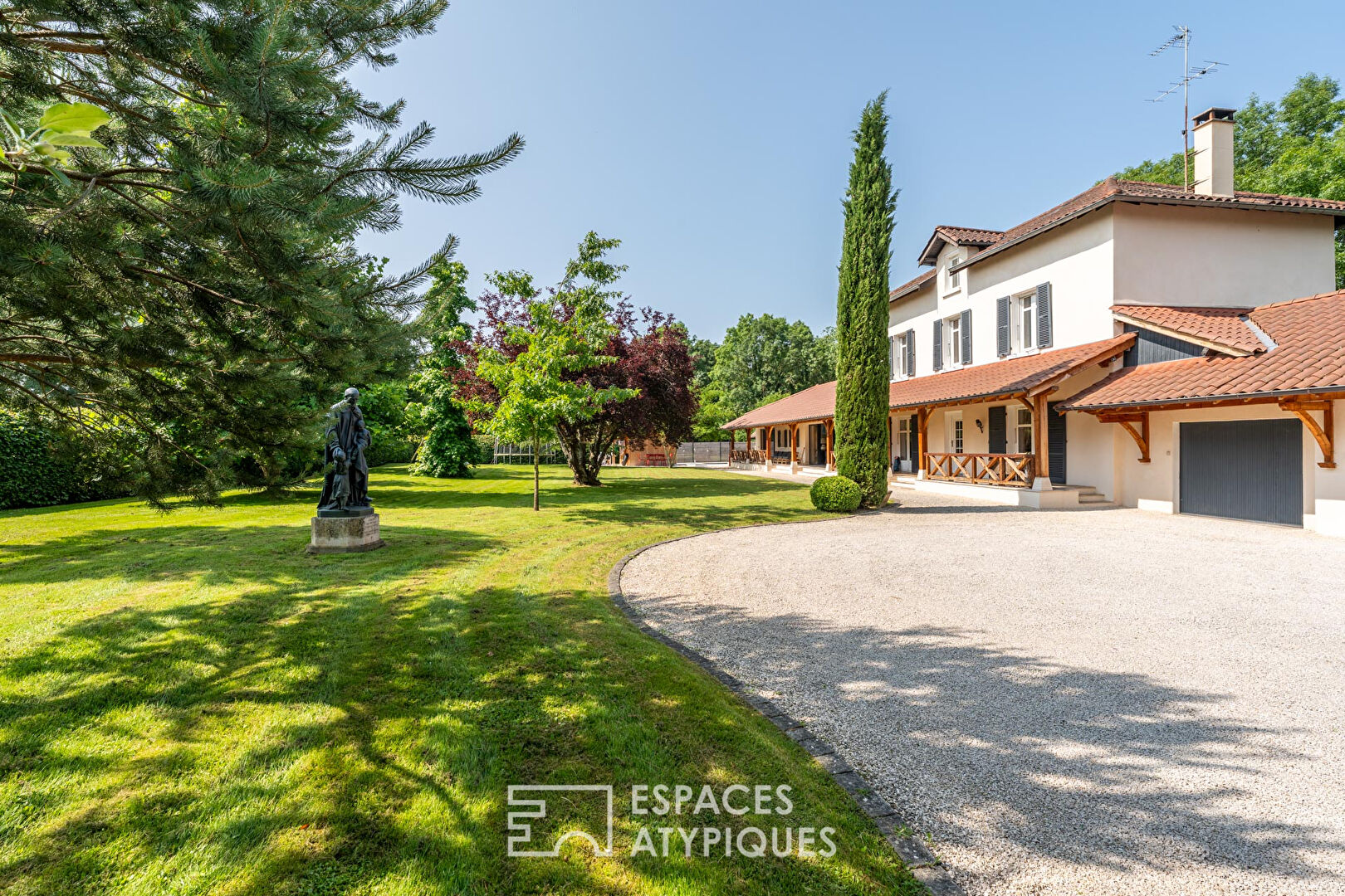 Elégante maison de maître rénovée aux portes de la cité médiévale de Chatillon sur Chalaronne