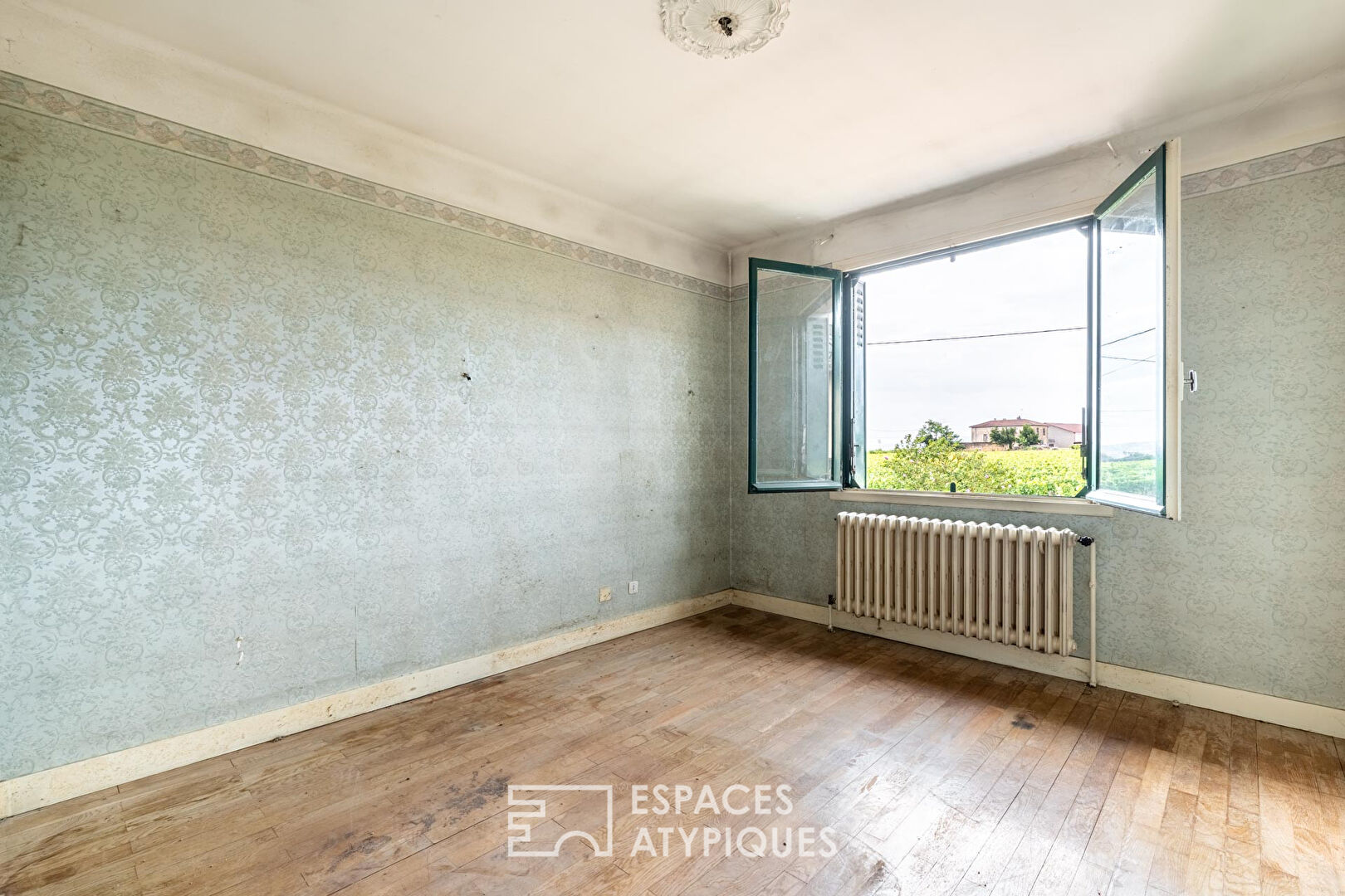 Maison à rénover avec vue imprenable sur les vignobles
