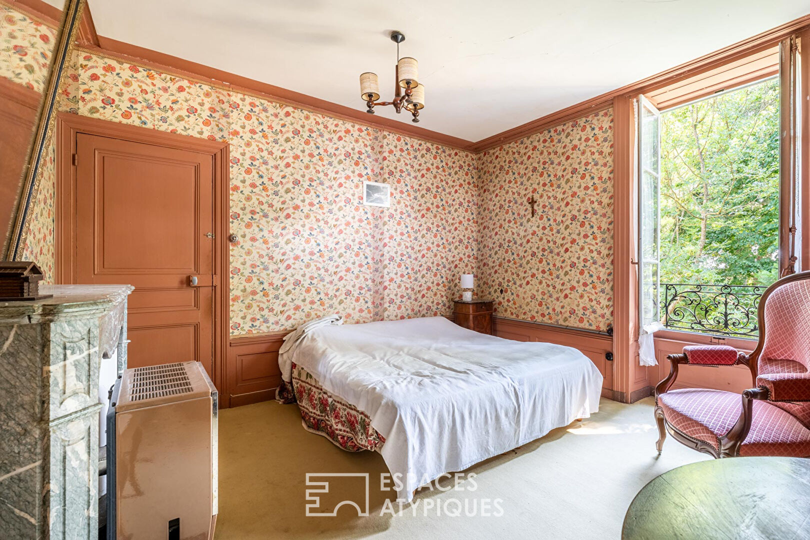 Maison Bourgeoise au coeur d’une ancienne exploitation vigneronne avec parc arboré