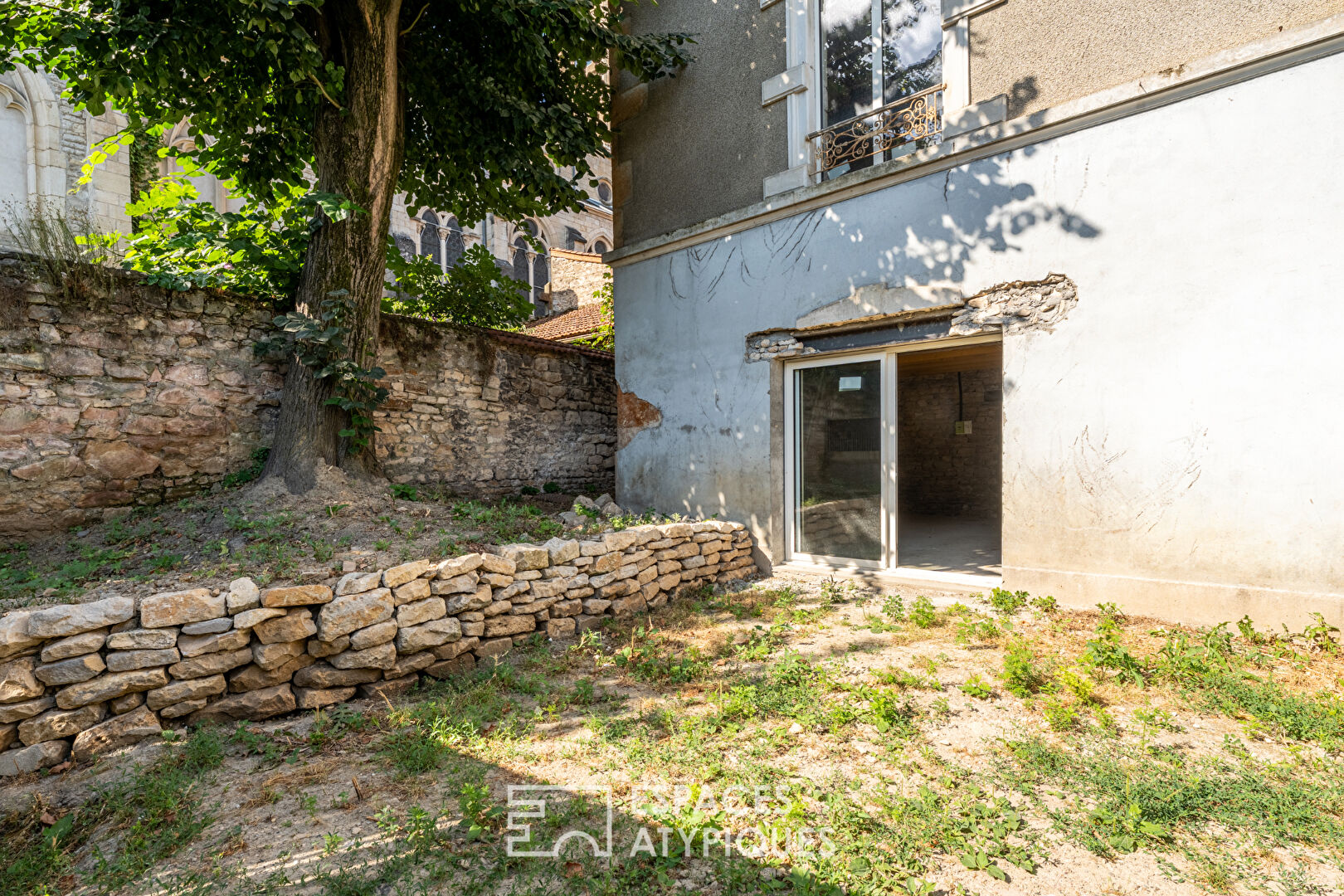 Duplex à repenser avec jardin à Anse