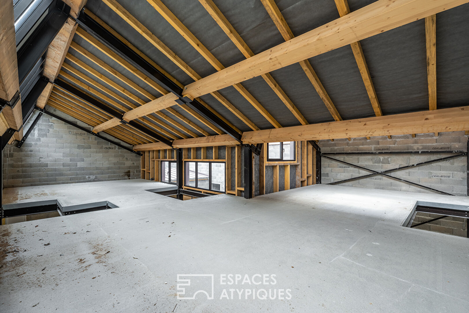 Loft brut à réinventer au coeur de Villefranche-sur-Saône