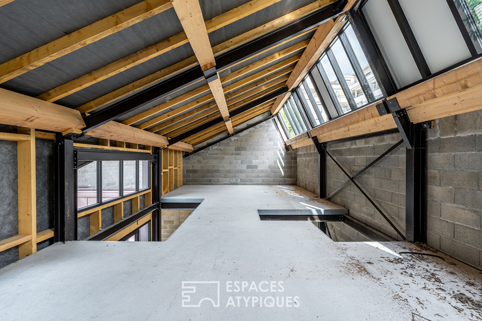 Loft brut à réinventer au coeur de Villefranche-sur-Saône