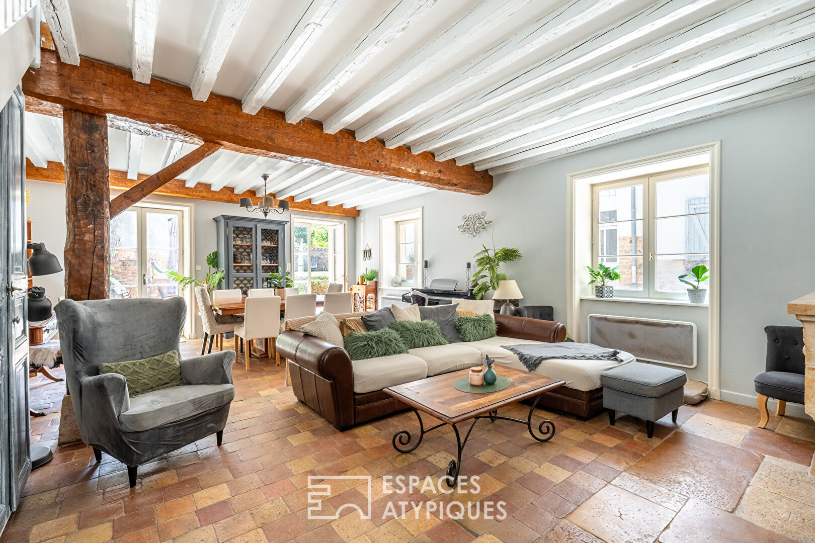 Charmante maison de village avec jardin, piscine et dépendances