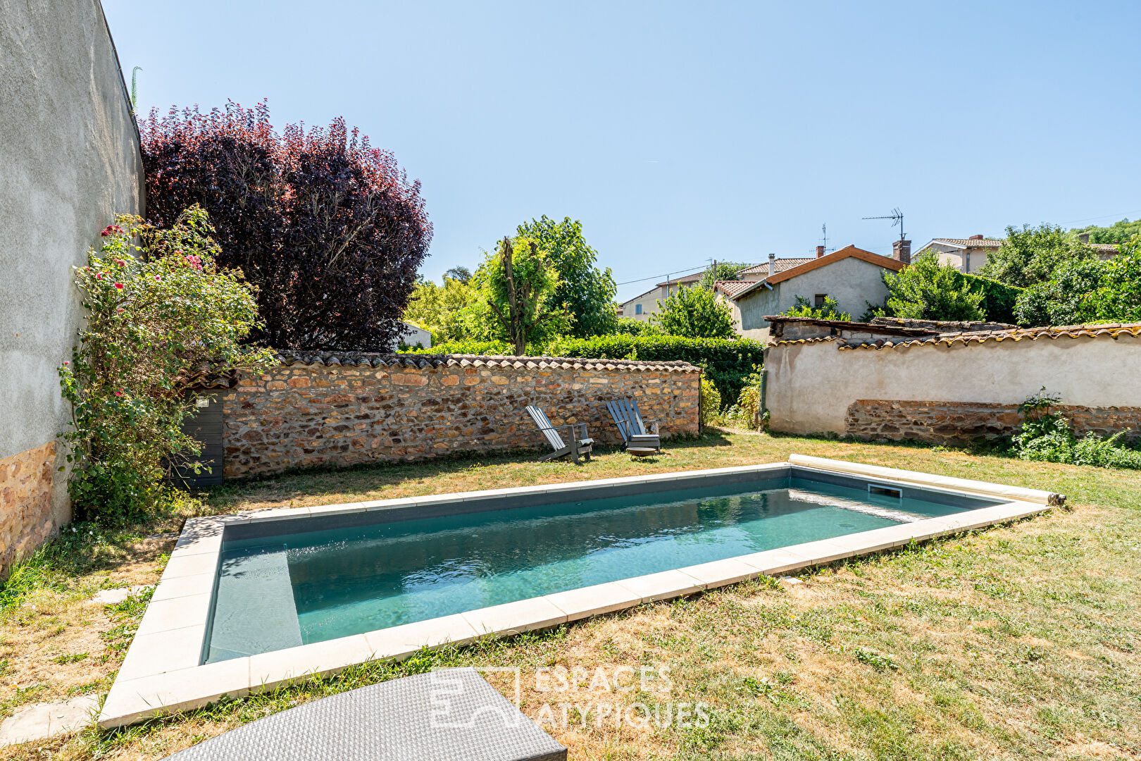 Charmante maison de village avec jardin, piscine et dépendances