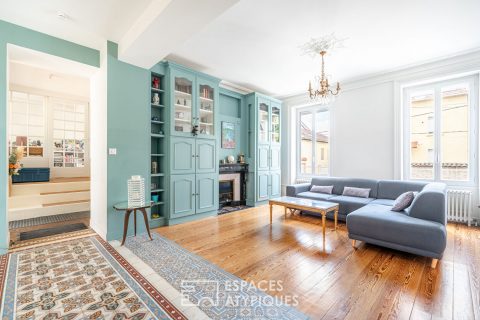 Renovated townhouse with garden and garage