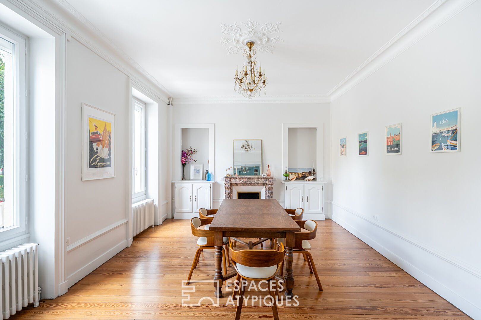 Renovated townhouse with garden and garage