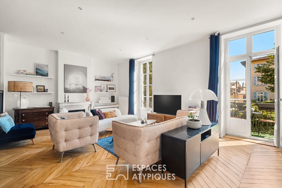 Appartement ancien rénové avec balcon
