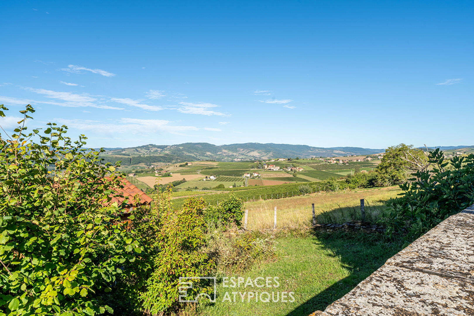 Stone house with outbuilding and exceptional view