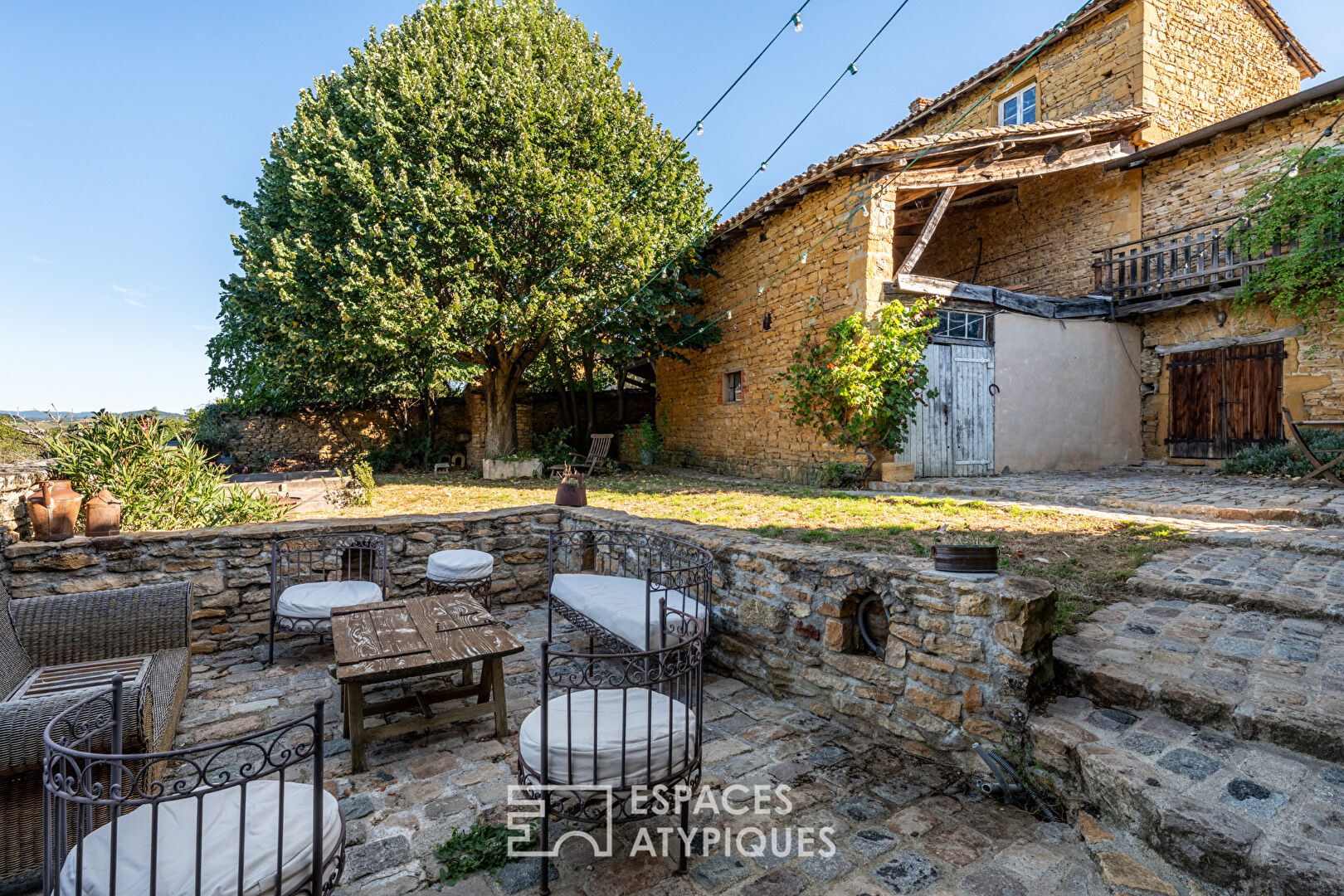 Stone house with outbuilding and exceptional view