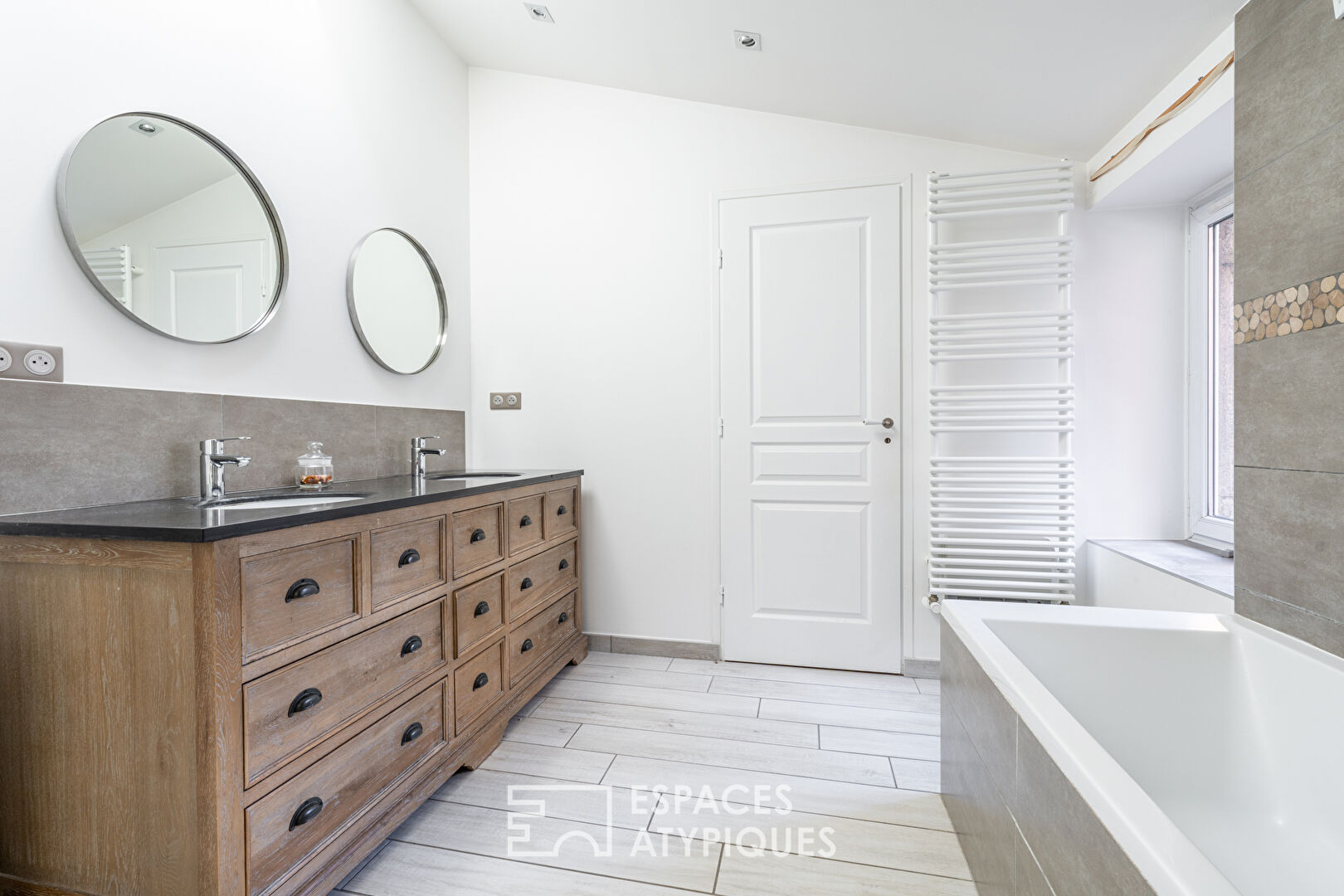 Beautiful renovated top floor apartment