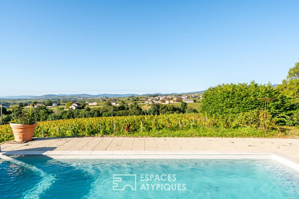 Propriété de caractère sur les hauteurs de Fleurie avec piscine et vue imprenable - Réf. 12748 Propriété de caractère sur les hauteurs de Fleurie avec piscine et vue imprenable