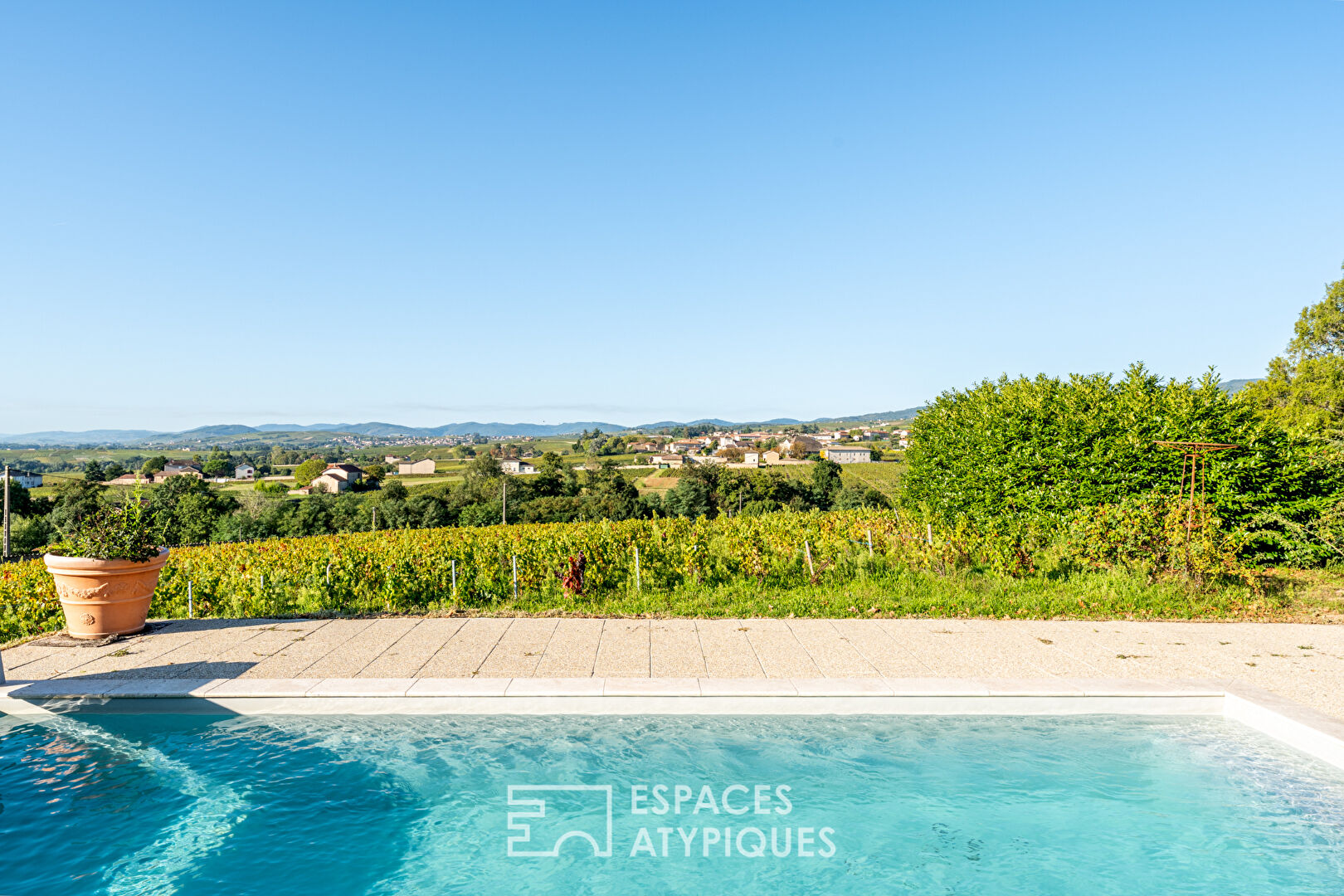 Character property on the heights of Fleurie with swimming pool and breathtaking view