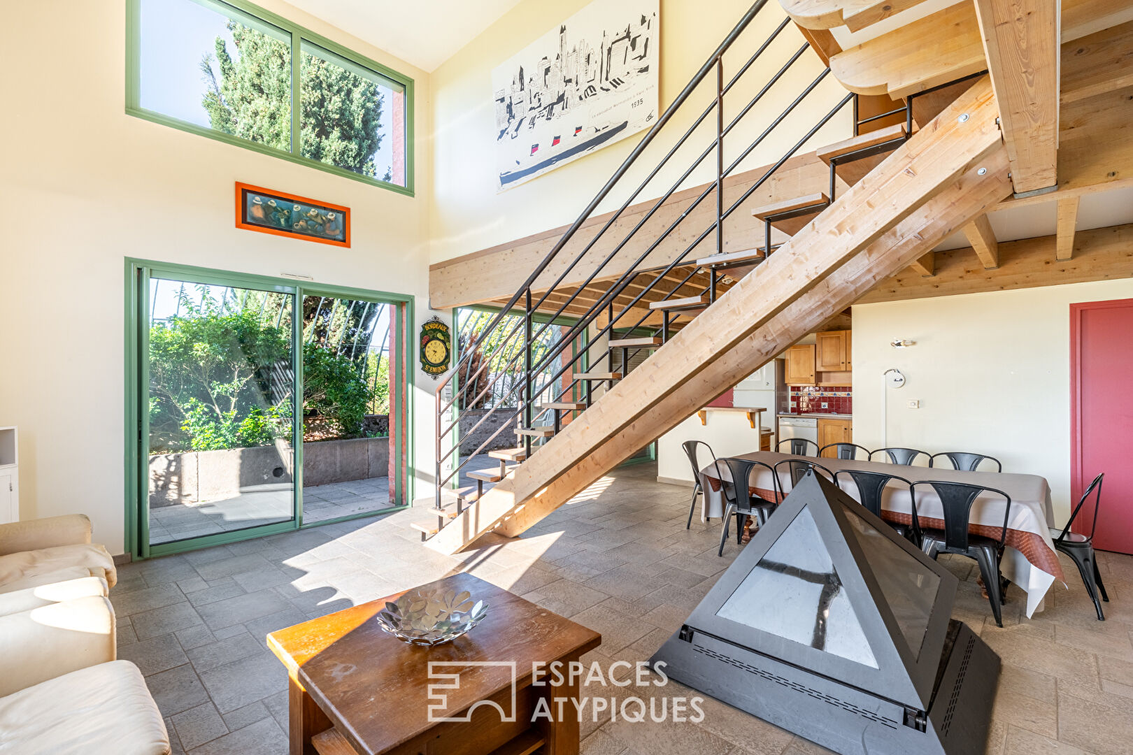 Character property on the heights of Fleurie with swimming pool and breathtaking view