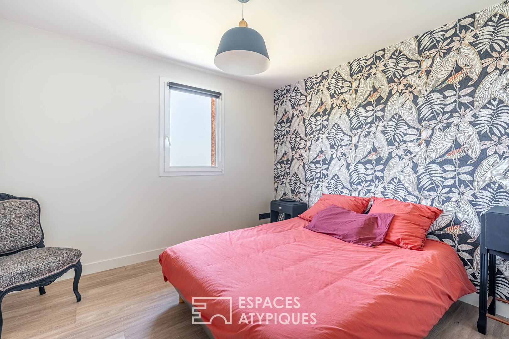 Villa contemporaine sur les hauteurs de Montmelas avec piscine et vue panoramique