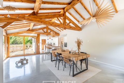 Renovated old farmhouse with swimming pool in a bucolic setting