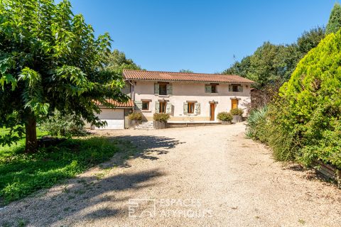 Ancienne ferme rénovée avec piscine dans un environnement bucolique