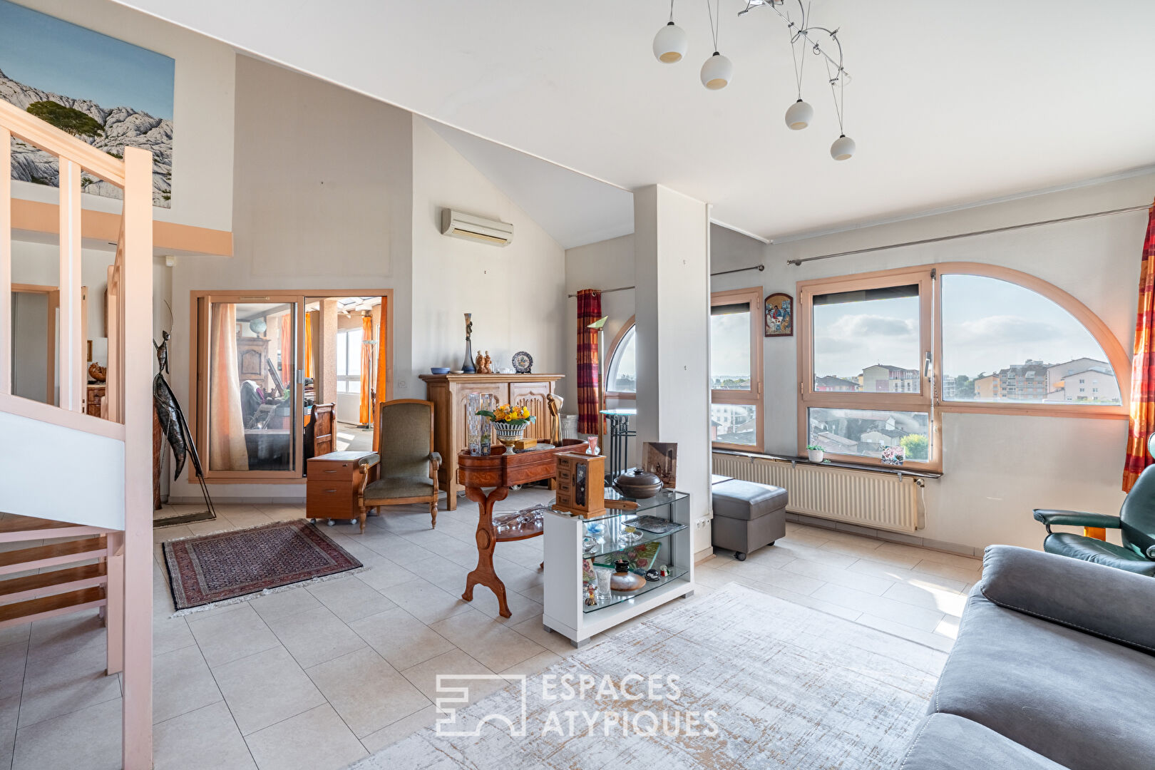 Top floor apartment to modernize