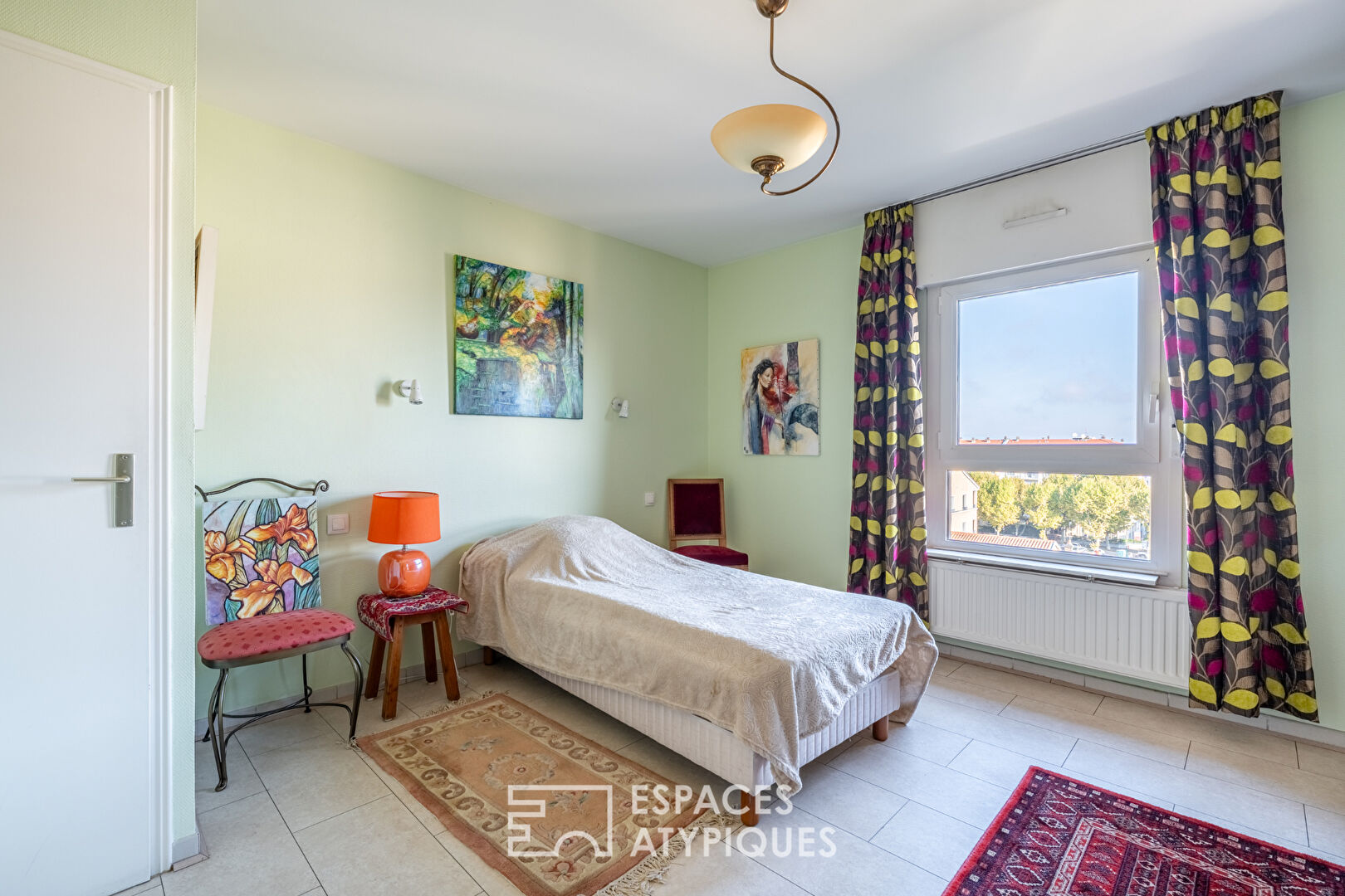Top floor apartment to modernize