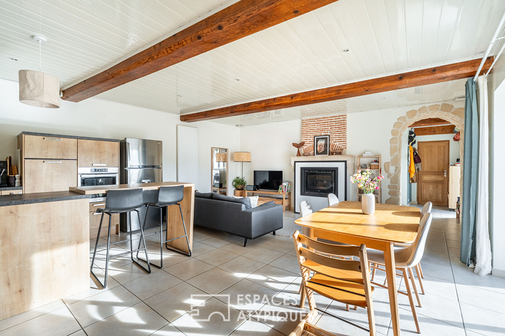 Maison de charme rénovée au coeur du village de Fareins