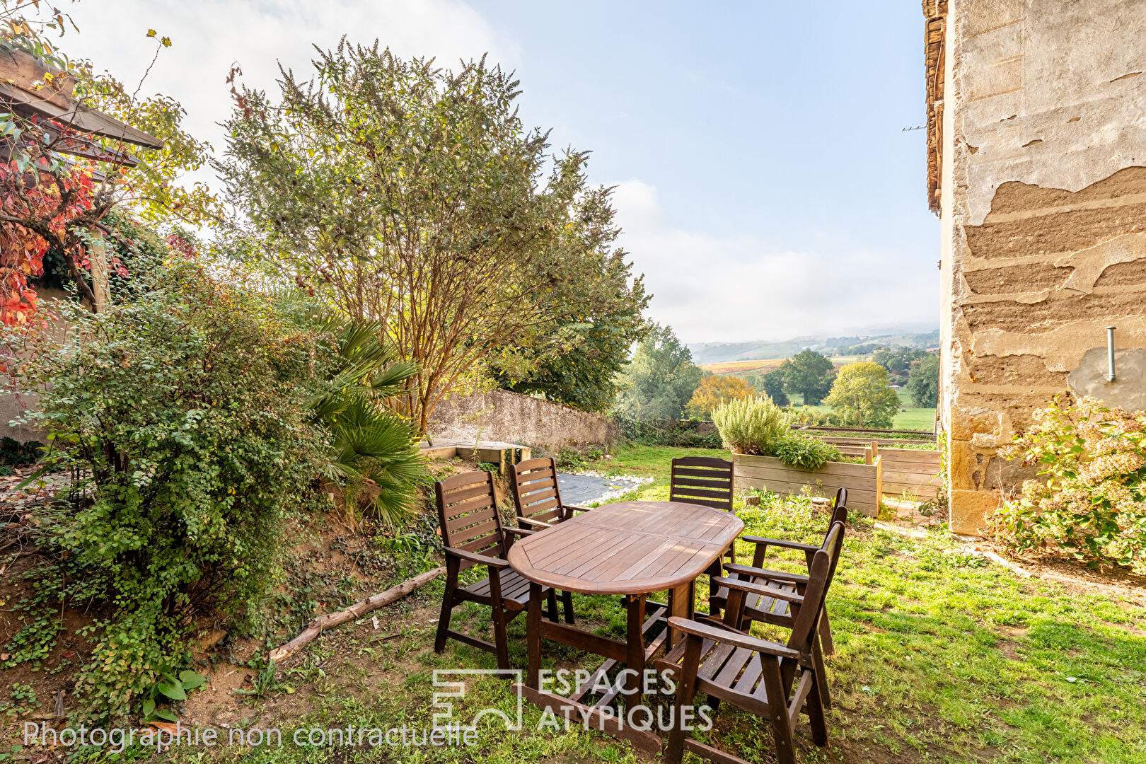 Charmante maison de village avec terrasse et jardin bucolique