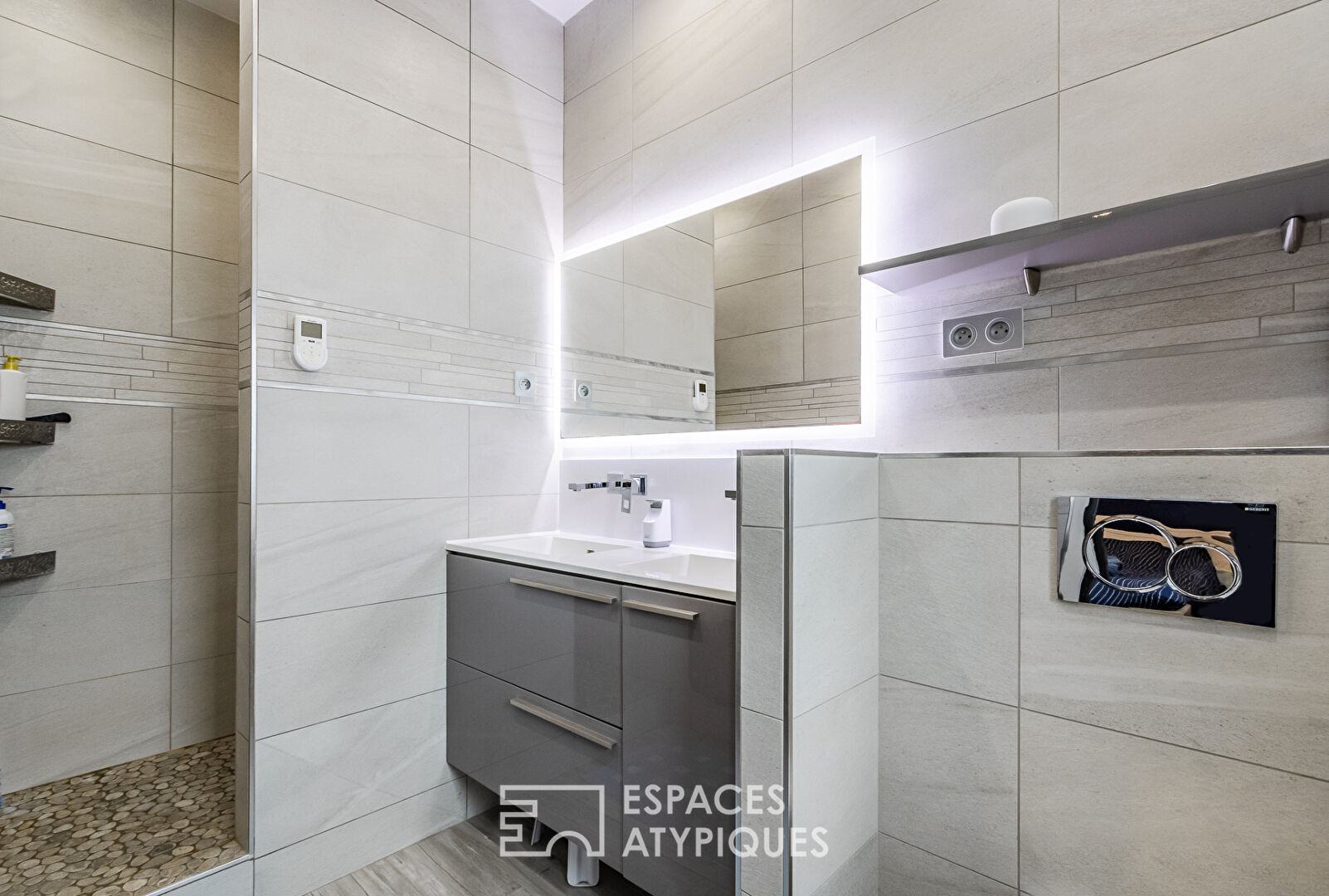 Appartement en rez-de-chaussée avec terrasse, stationnement et garage