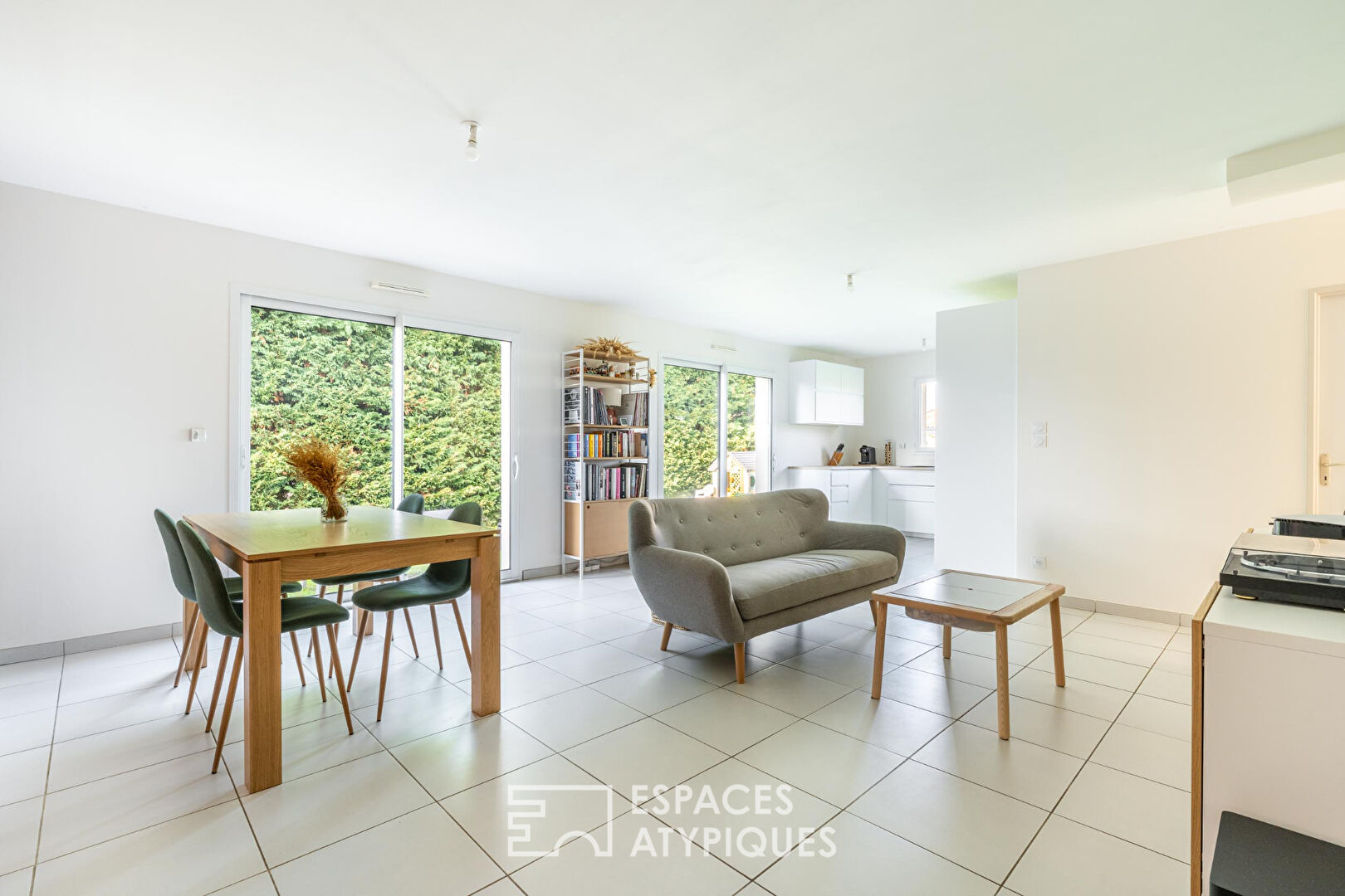 Maison récente de plain-pied à Ars-sur-Formans