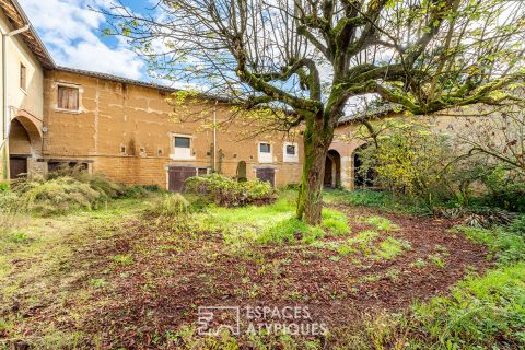 Plateau brut en Duplex à réinventer avec jardin à Jassans-Riottier