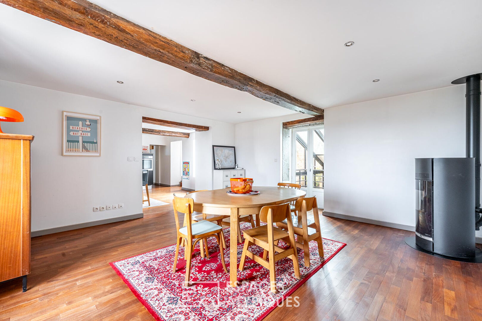 Maison de caractère avec véranda cathédrale et jardin intimiste