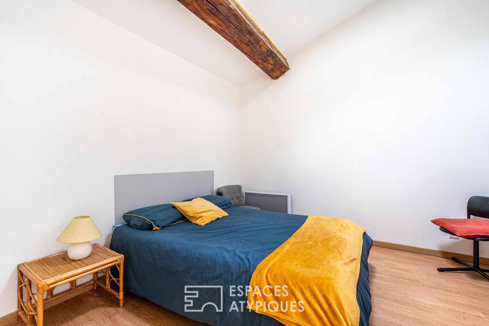 Maison de caractère avec véranda cathédrale et jardin intimiste