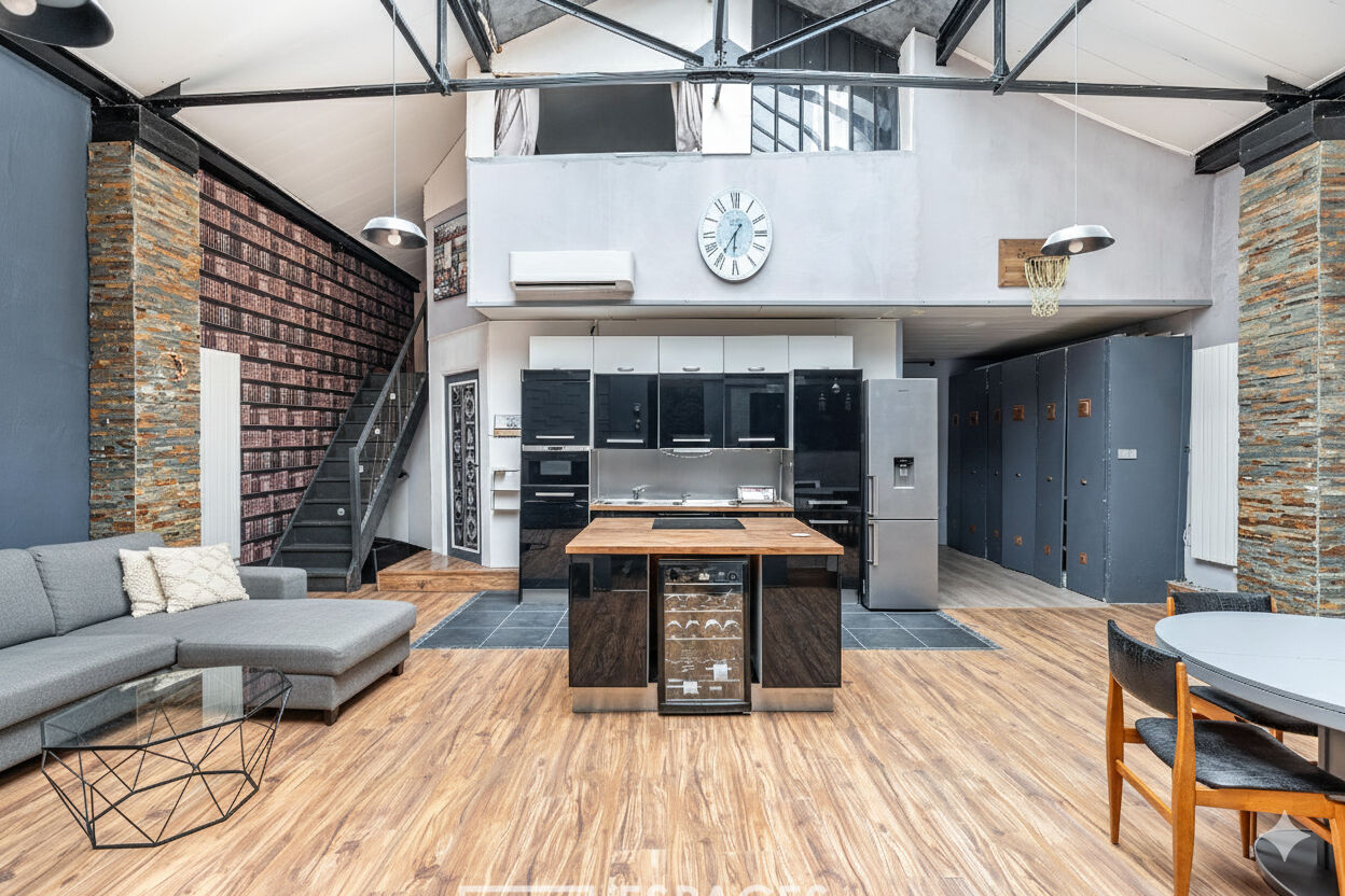 Loft à Villefranche-sur-Saône  – Volumes remarquables & esprit industriel