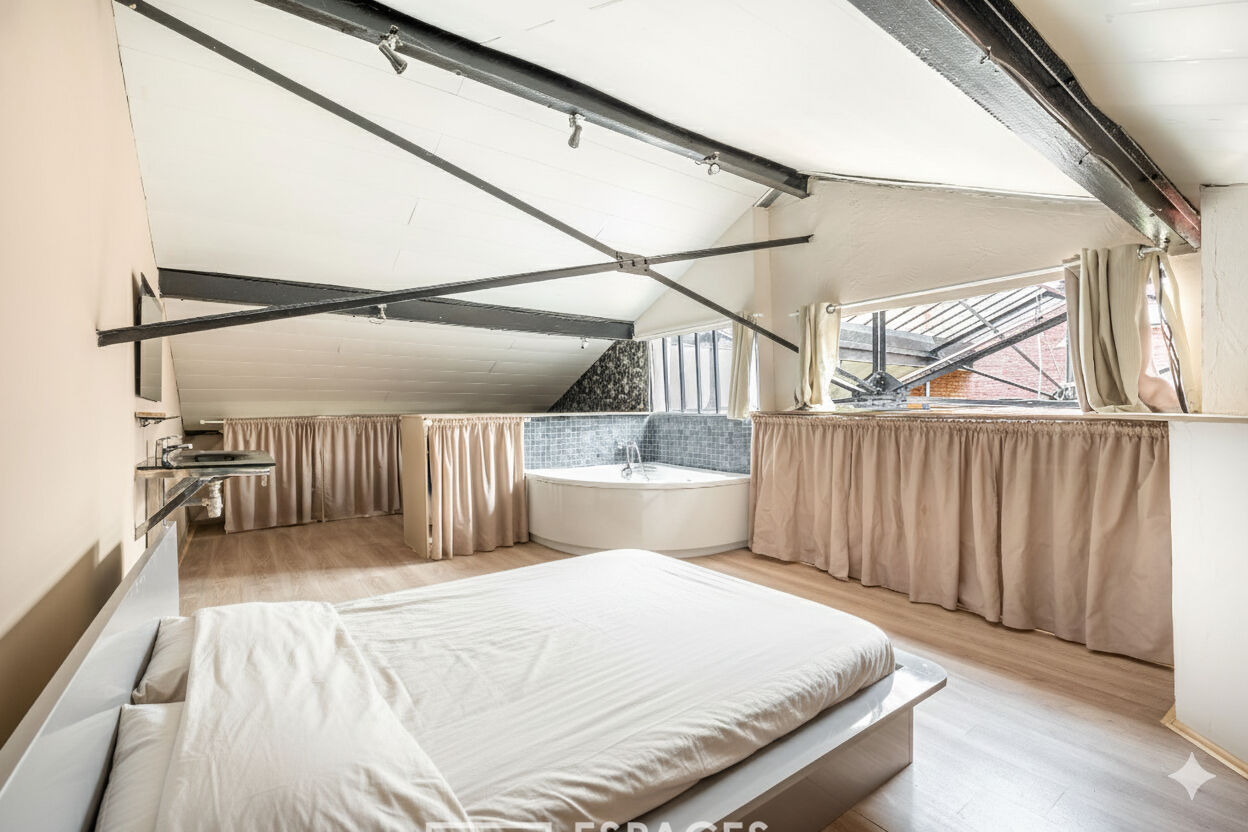 Loft à Villefranche-sur-Saône  – Volumes remarquables & esprit industriel