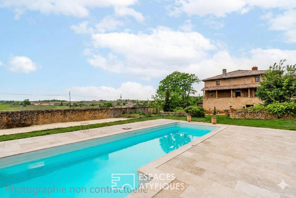 Propriété d'Exception en pierres Dorées avec Gîtes, Chambres d'Hôtes et Vignes