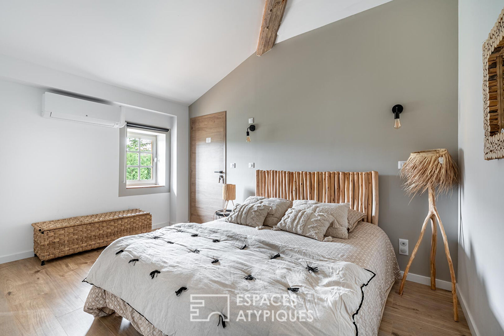 Propriété d’Exception en pierres dorées avec Gîtes, Chambres d’Hôtes et Vignes