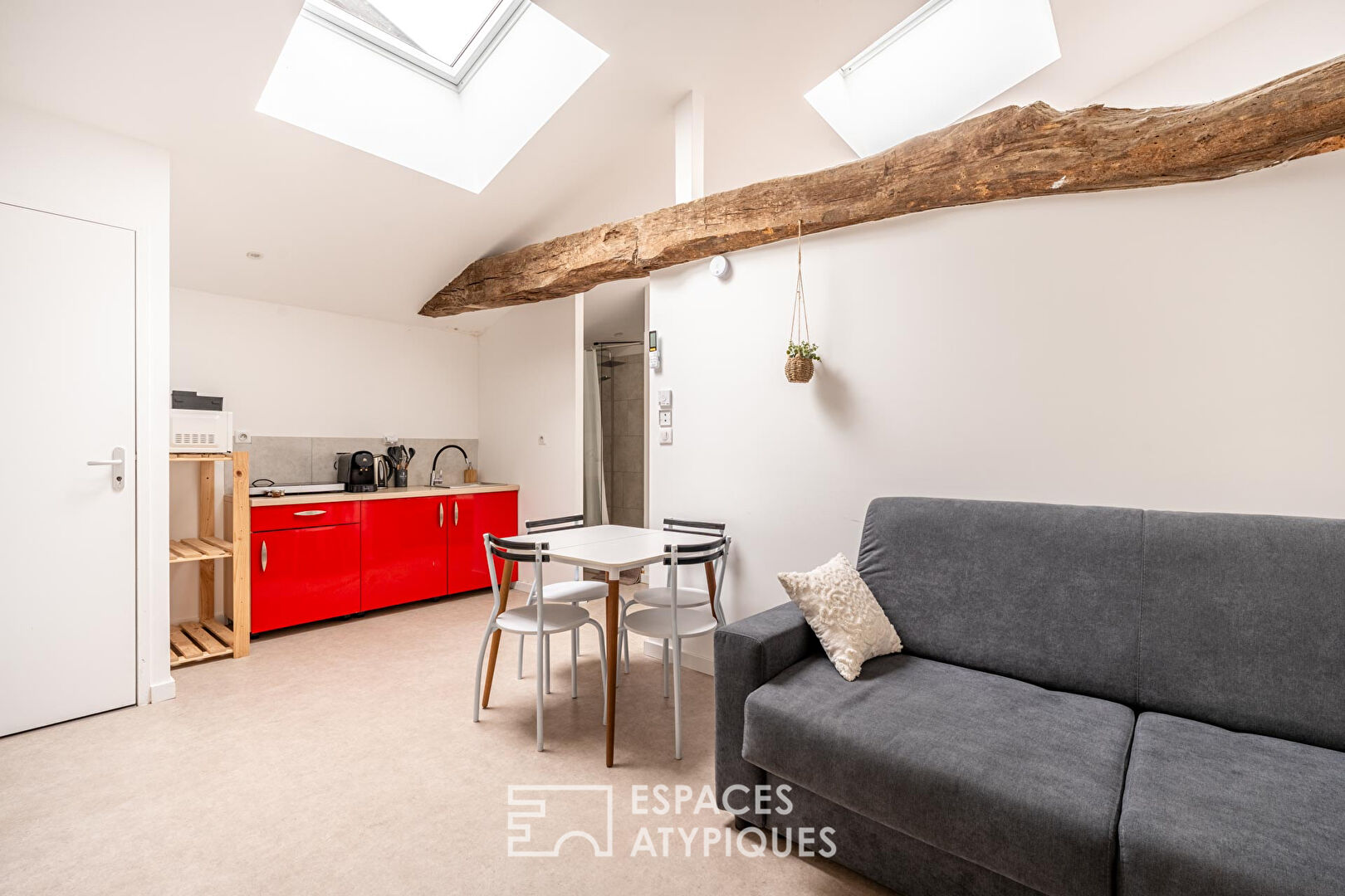 Propriété d’Exception en pierres dorées avec Gîtes, Chambres d’Hôtes et Vignes