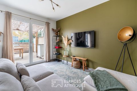 Charmante maison avec terrasse et piscine au coeur des Cheres