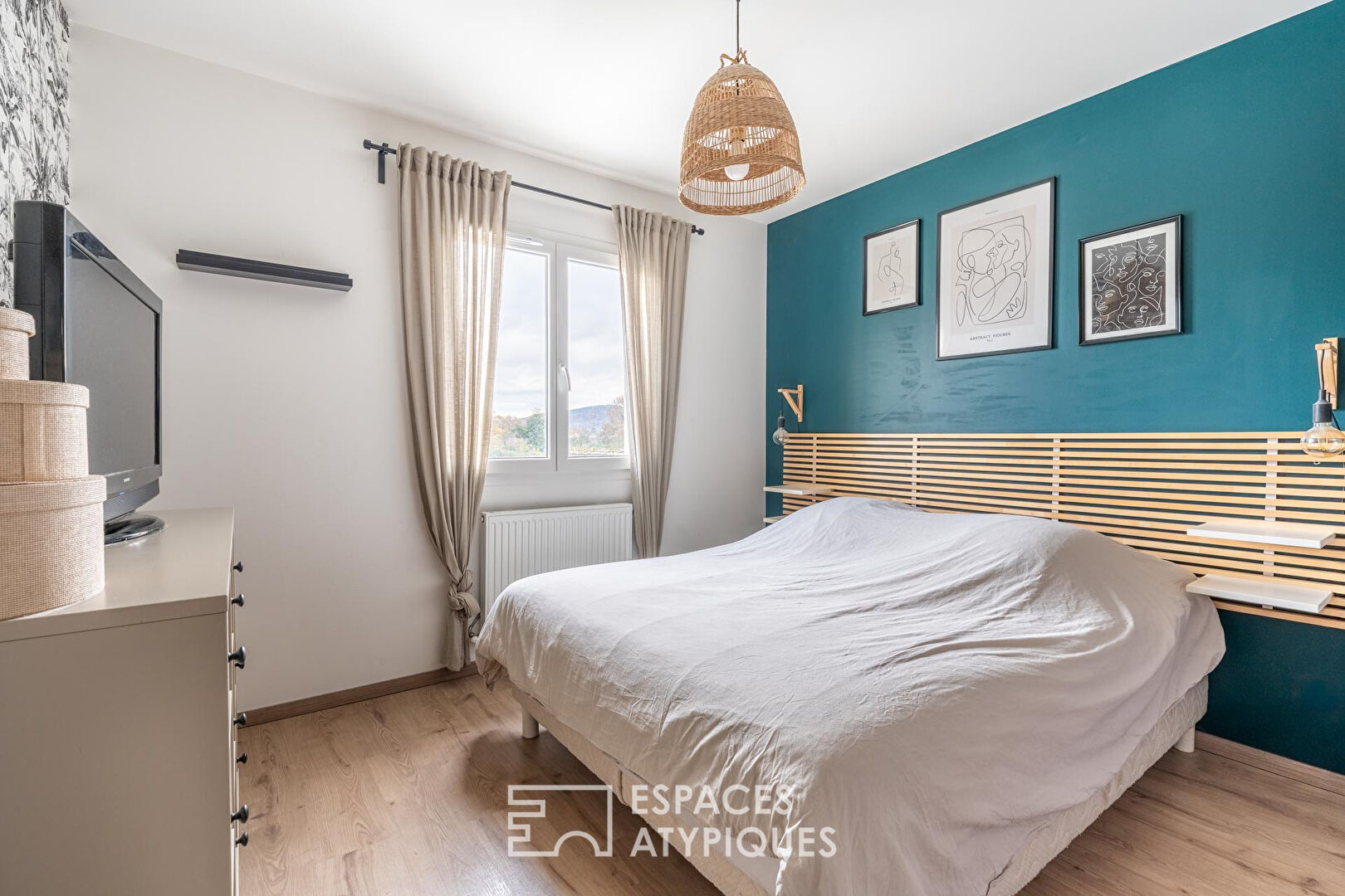 Charmante maison avec terrasse et piscine au coeur des Cheres